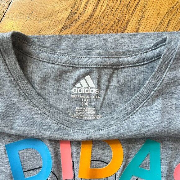 Girls Adidas t-shirts (3) - Youth L - Picture 4 of 10